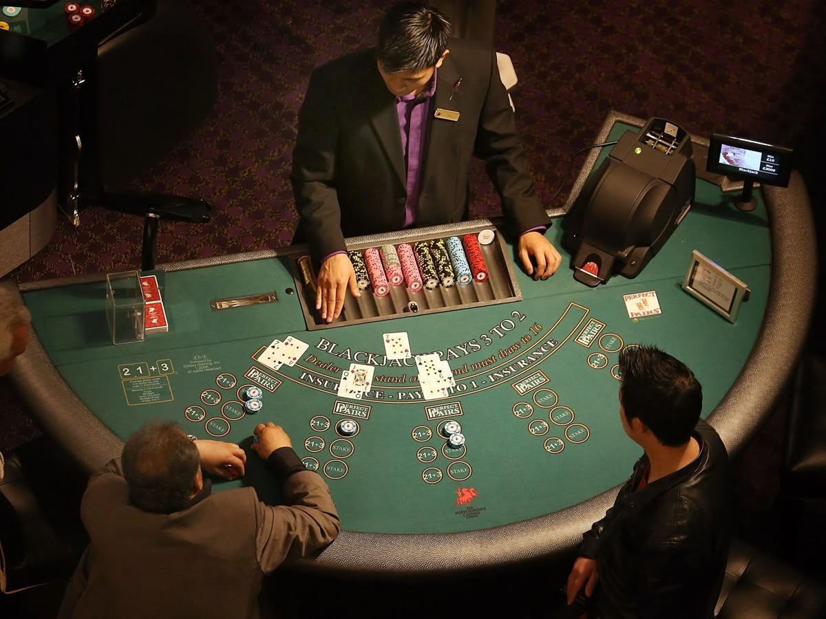 Casino Plus کیسینو میں پوکر گیمز